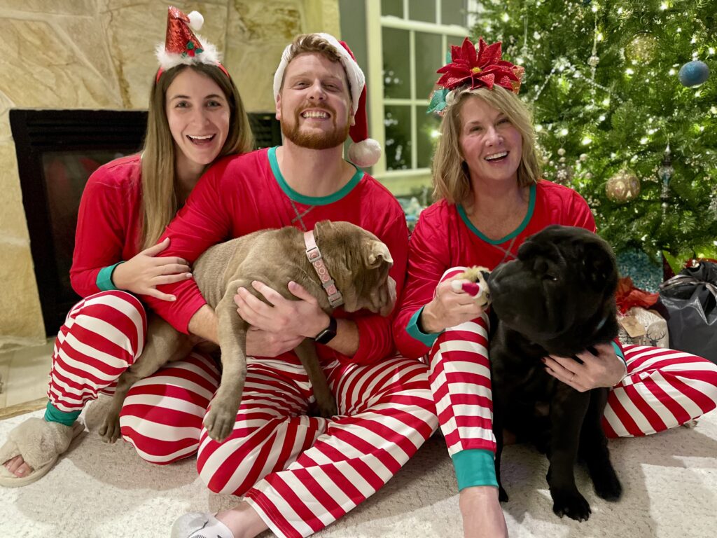 Emergency Dental Care During the Holidays: What to Do When Your Tooth Can’t Wait